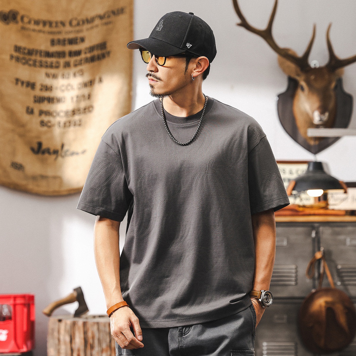 美式復古高級感提花滿印杏色短袖男款夏季潮牌T恤寬鬆半袖上衣男T