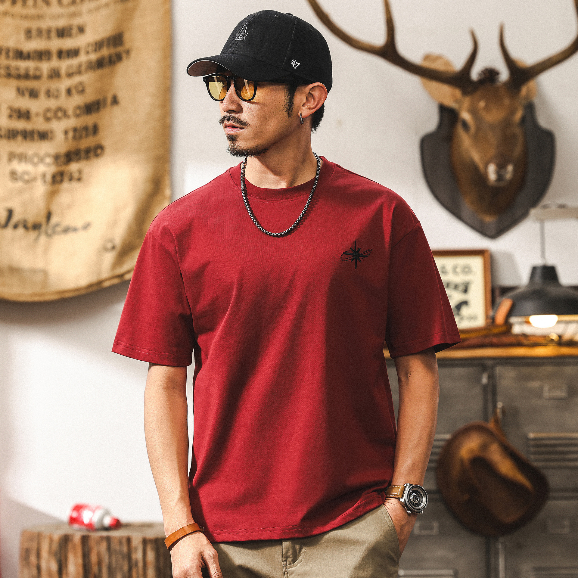 【涼感科技】美式復古簡約刺繡短袖男夏季T恤潮牌寬鬆酒紅色上衣