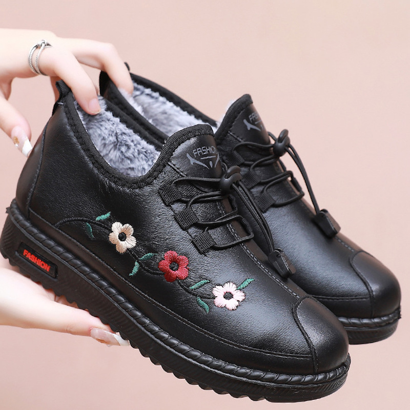 Women‘s Flower Embroidery Non-slip Winter Warm Shoes