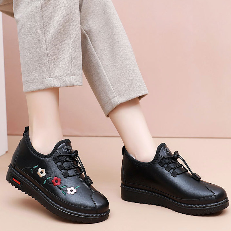 Women‘s Flower Embroidery Non-slip Winter Warm Shoes