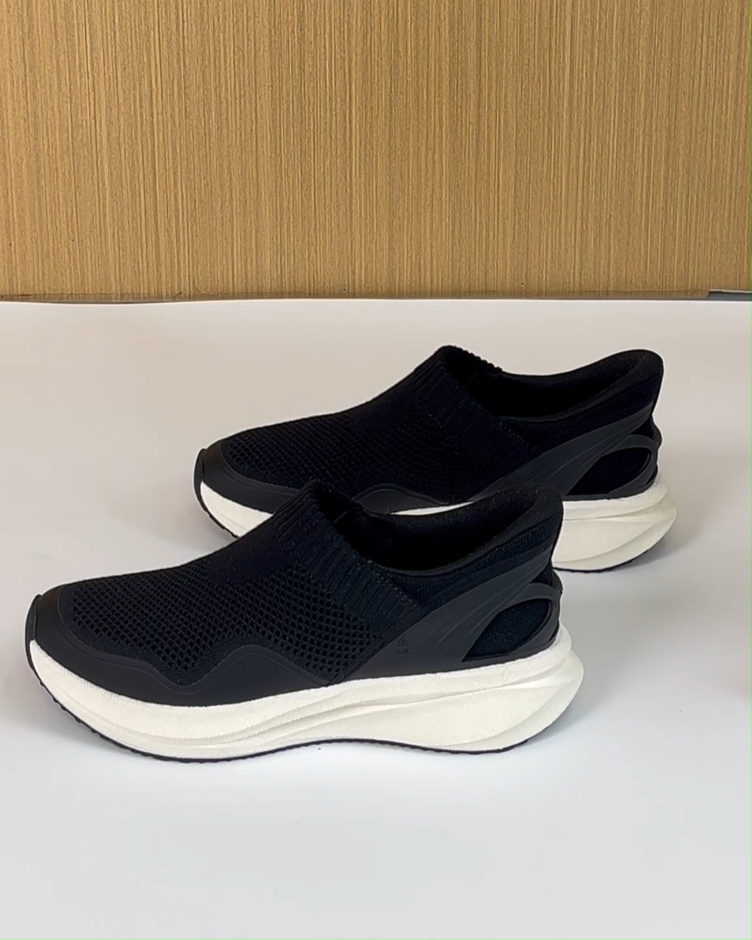 StepReady™ WALK W1 Hands-Free Shoe