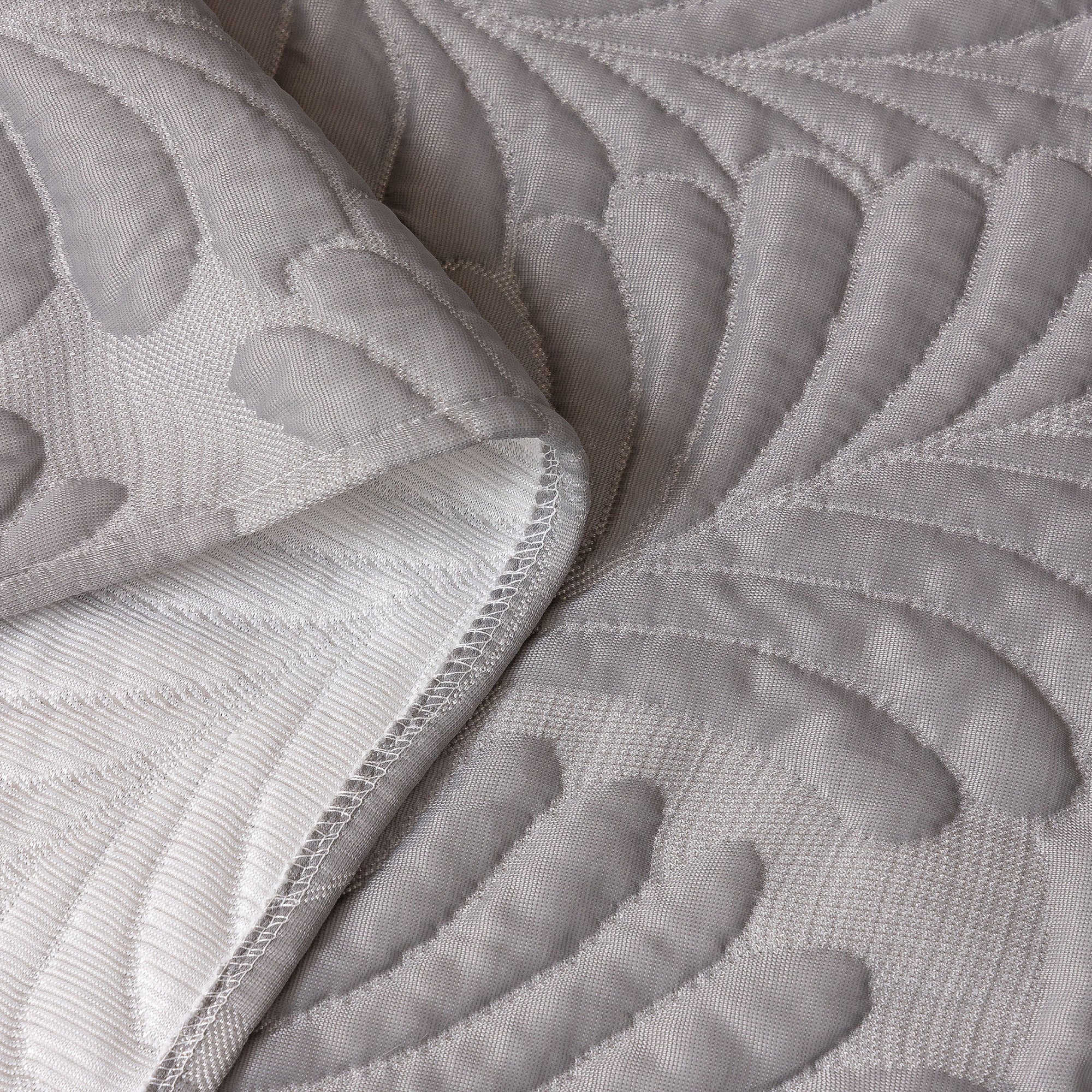 Leaf Imprint Bold Modern Multi-Color Pattern Soft Pet-Friendly Durable Sofa Cover – Minimalist Hassle-Free Throw Couch Protector