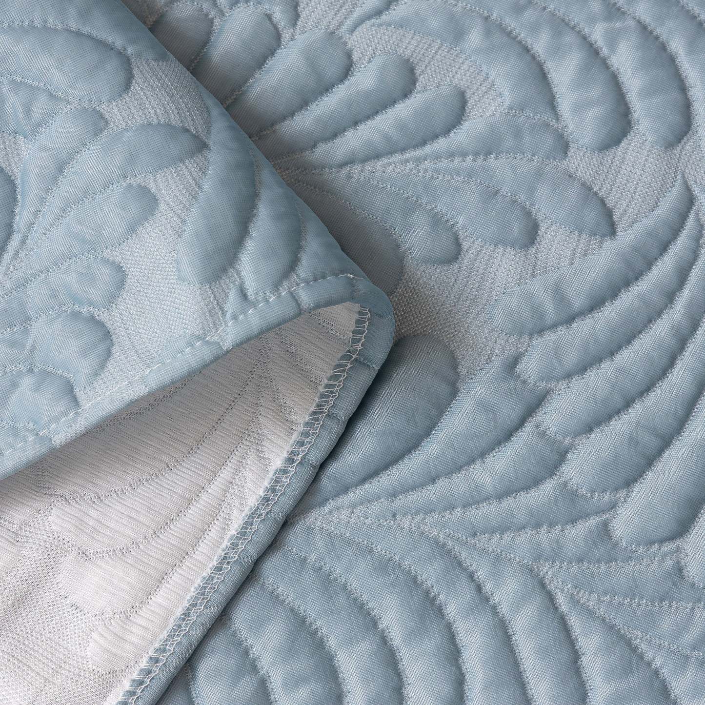 Leaf Imprint Bold Modern Multi-Color Pattern Soft Pet-Friendly Durable Sofa Cover – Minimalist Hassle-Free Throw Couch Protector