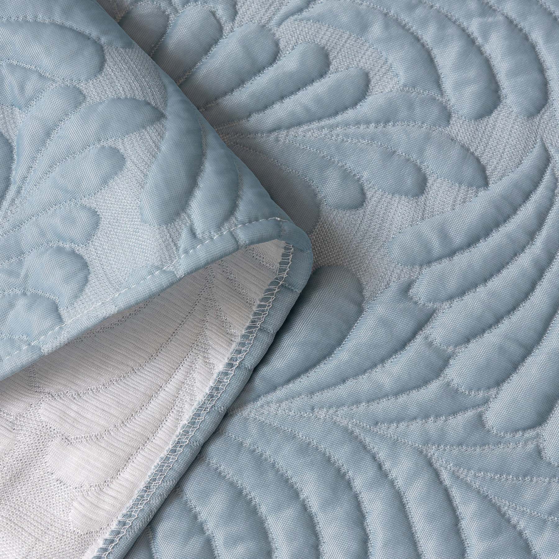 Leaf Imprint Bold Modern Multi-Color Pattern Soft Pet-Friendly Durable Sofa Cover – Minimalist Hassle-Free Throw Couch Protector