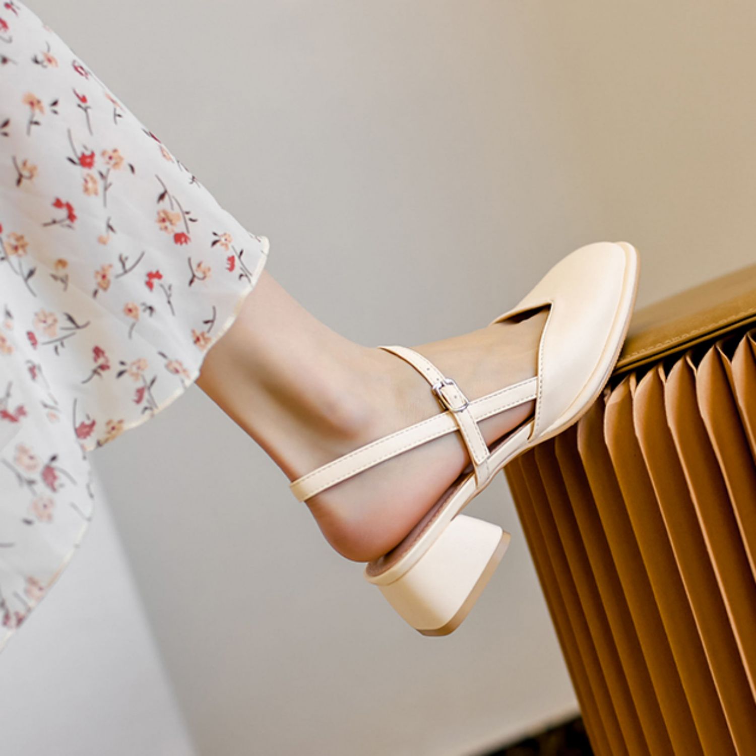 Roman Style Sandals with Square Toe, Thick Heel, and Buckle Strap