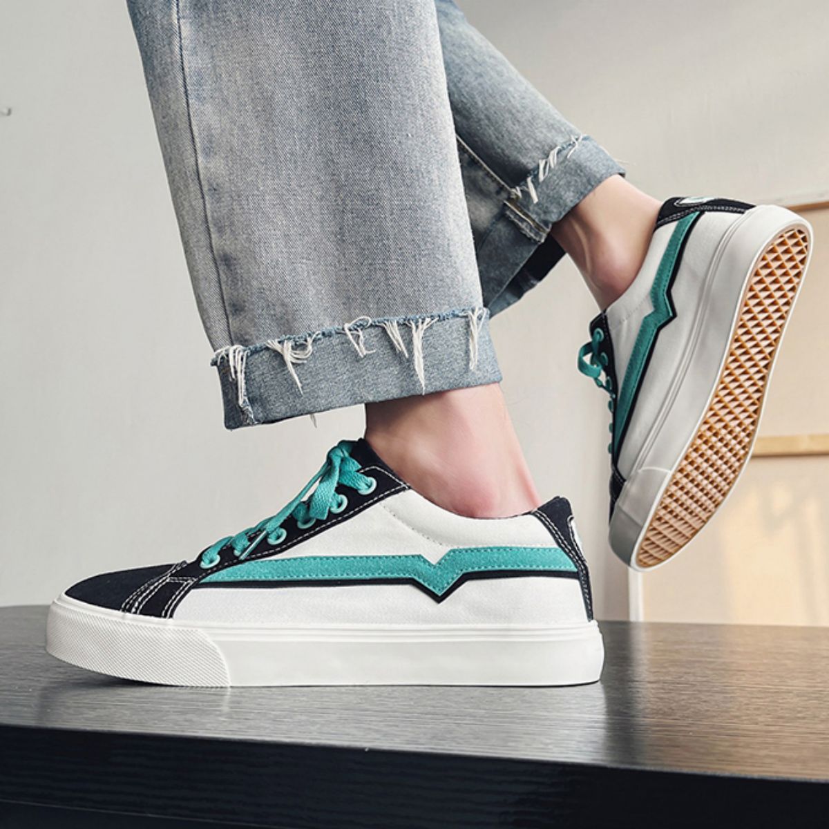 Canvas Skate Shoes for Men - Versatile Casual White Sneakers-green