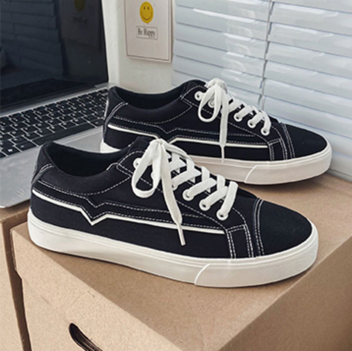 Canvas Skate Shoes for Men - Versatile Casual White Sneakers-black