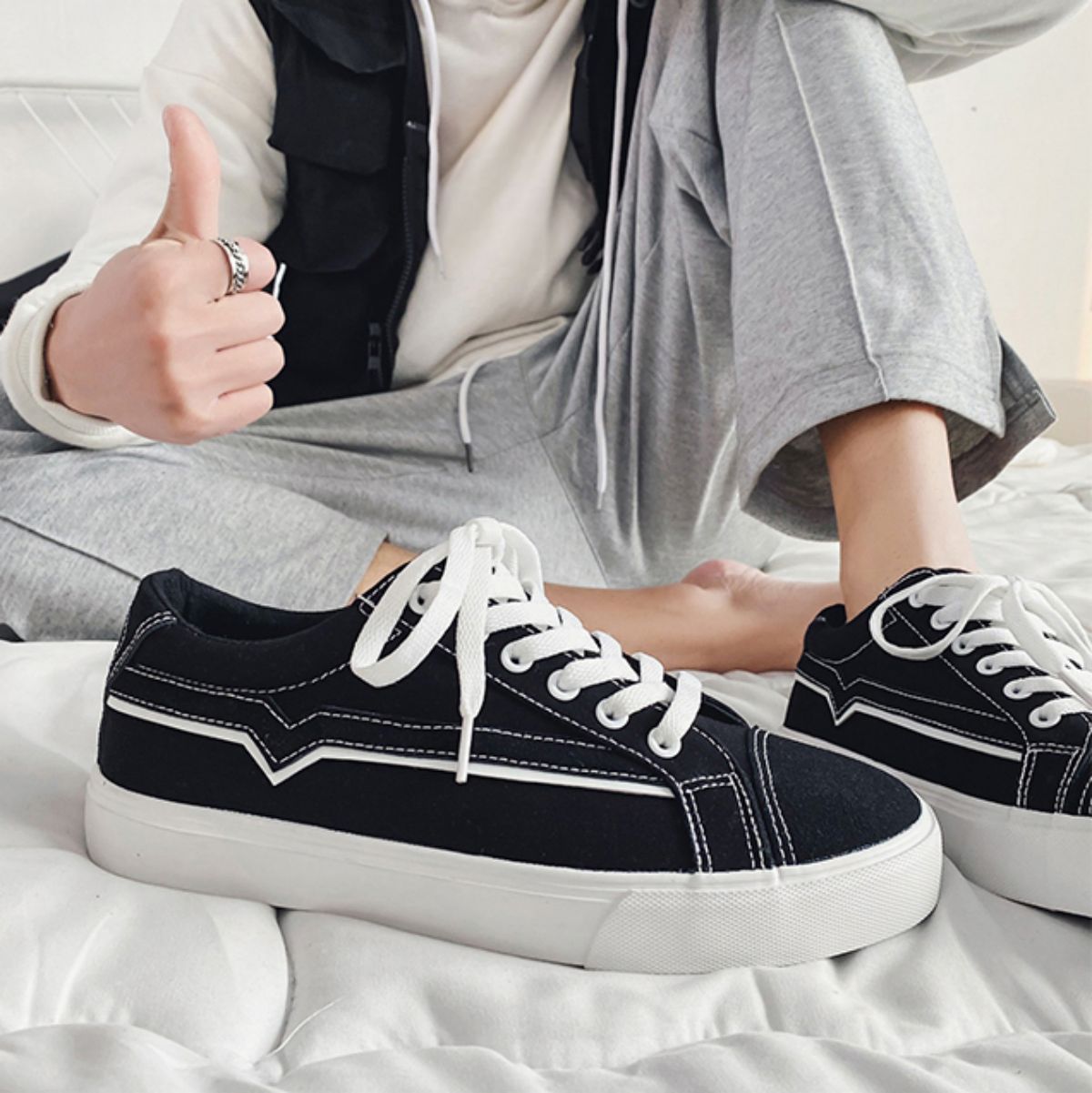 Canvas Skate Shoes for Men - Versatile Casual White Sneakers-black