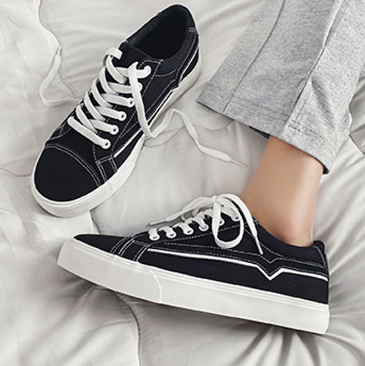 Canvas Skate Shoes for Men - Versatile Casual White Sneakers-black