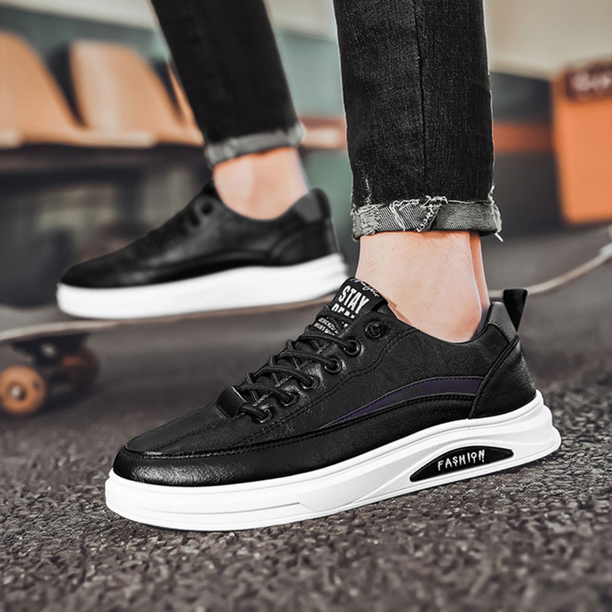 Leisure Sports Men's Flat Casual Sneakers-Black