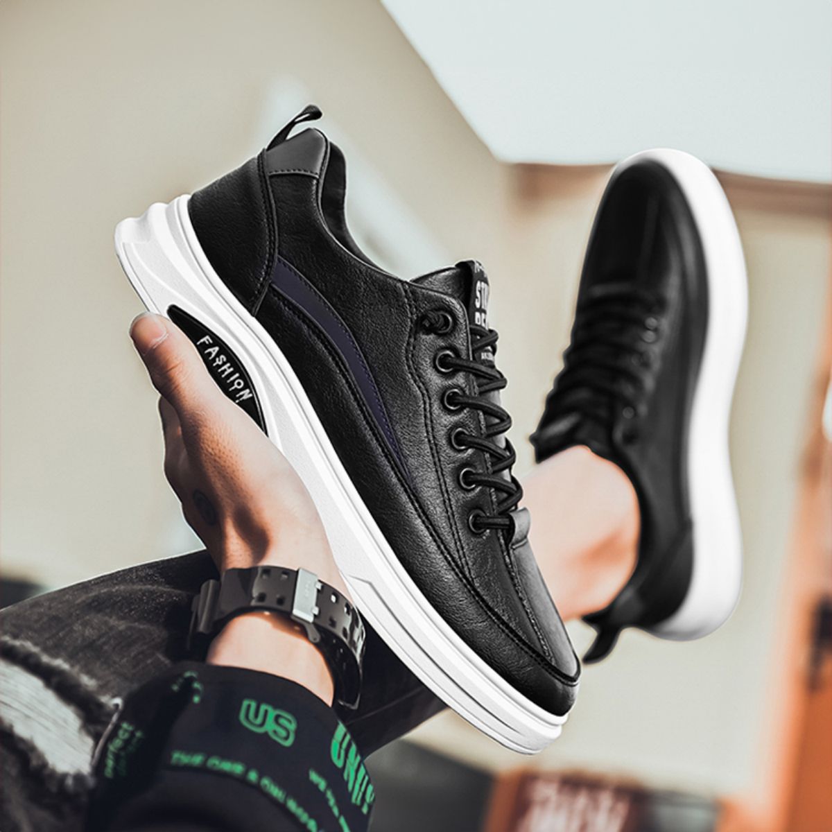 Leisure Sports Men's Flat Casual Sneakers-Black