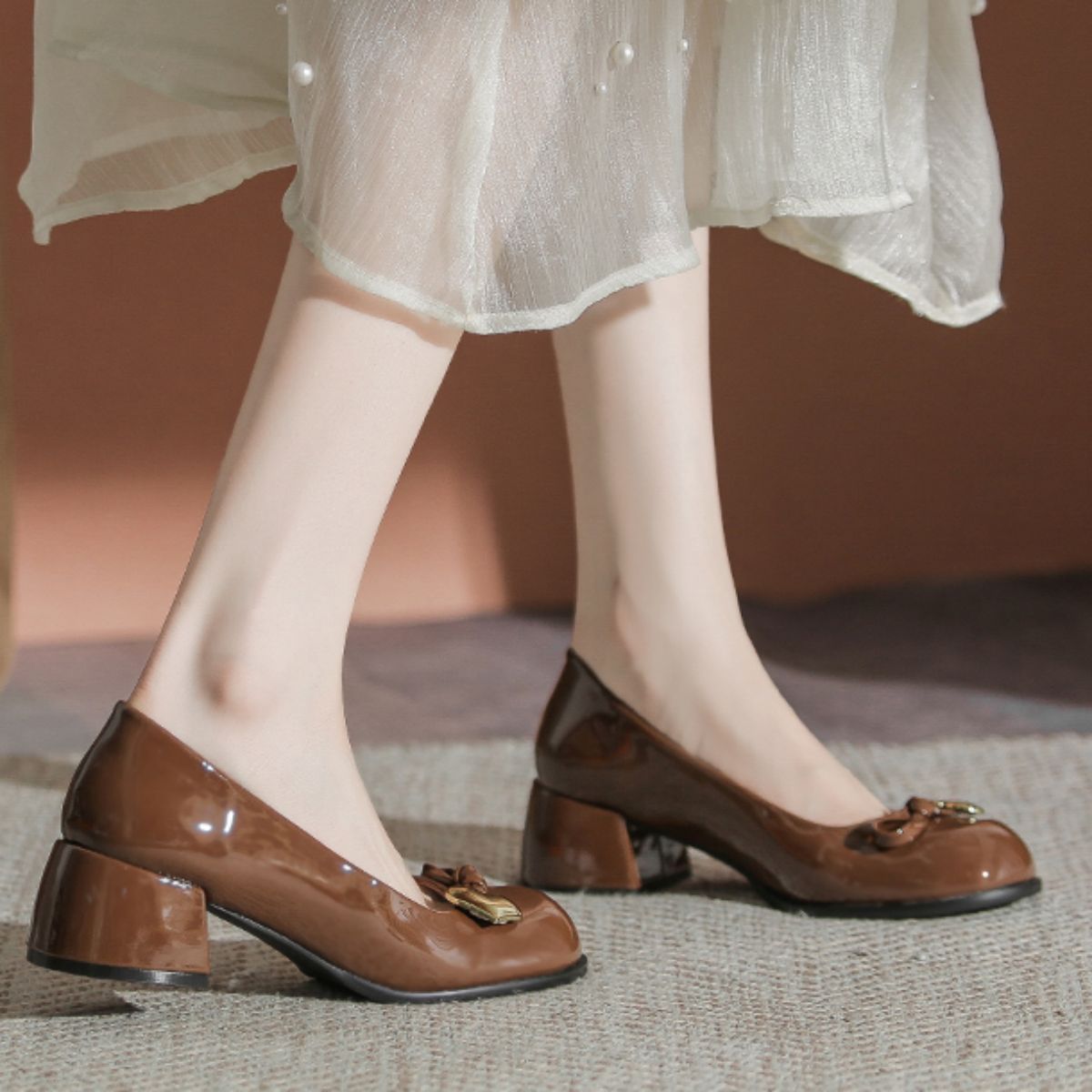 Genuine Leather Versatile Round Toe Heart-Shaped Mid-Heel Chunky Heel Shoes