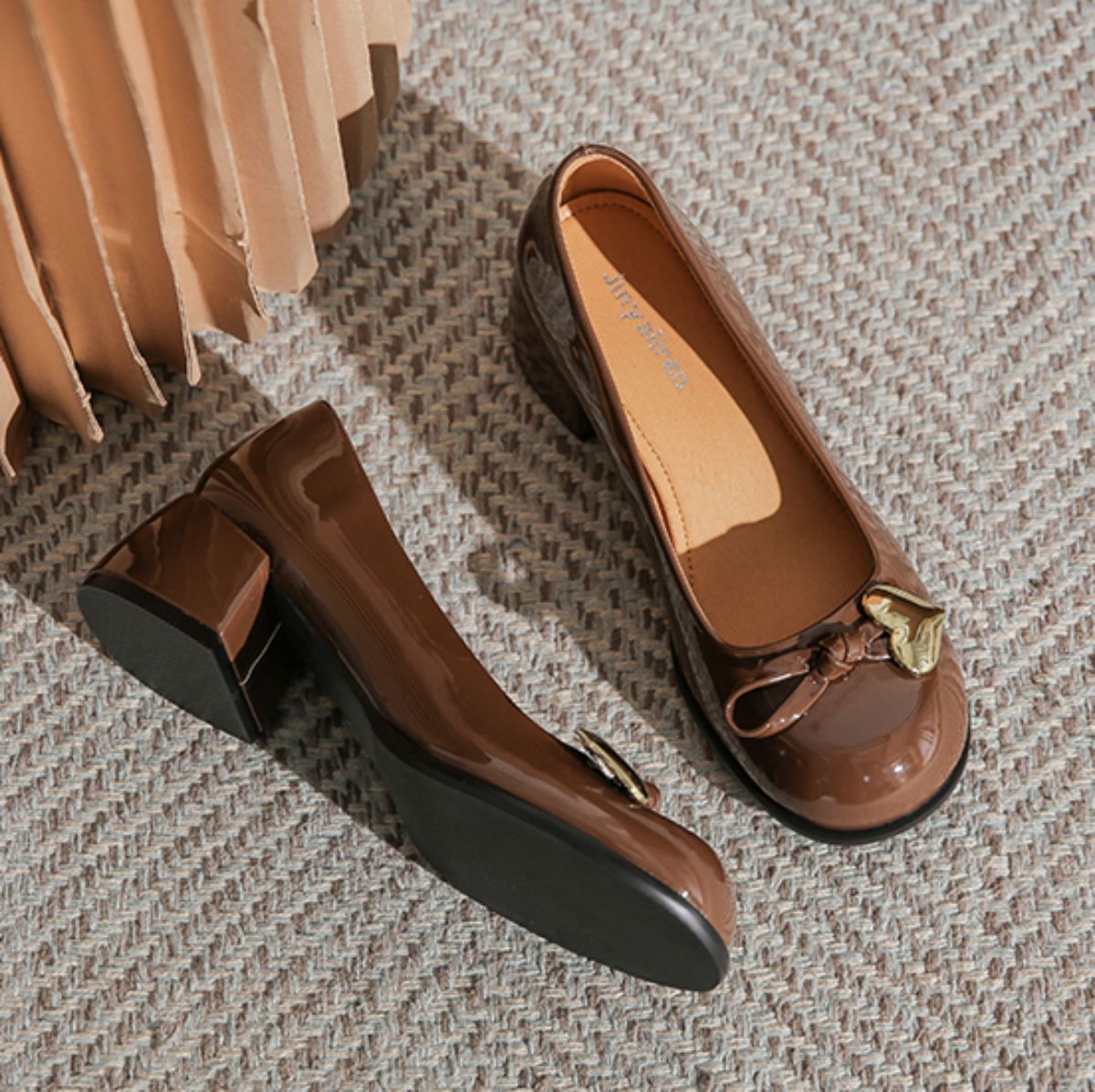Genuine Leather Versatile Round Toe Heart-Shaped Mid-Heel Chunky Heel Shoes