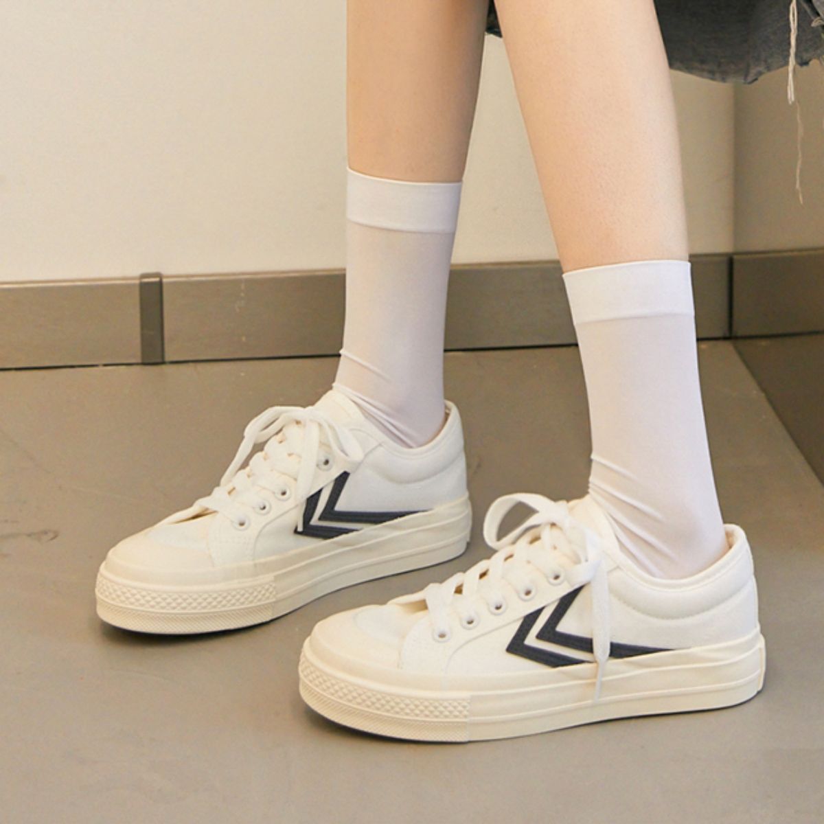 Canvas shoes for men and women with thick soles and low cut white casual shoes
