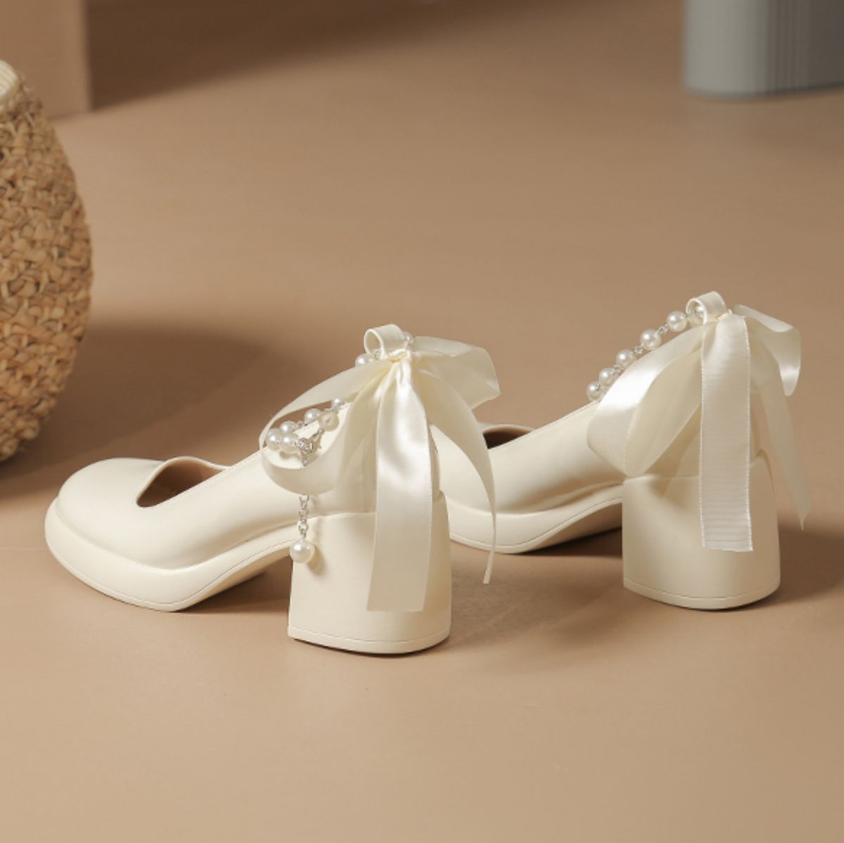 Genuine Leather Thick Sole Ethereal Bow Chain Pearl High Heels-white