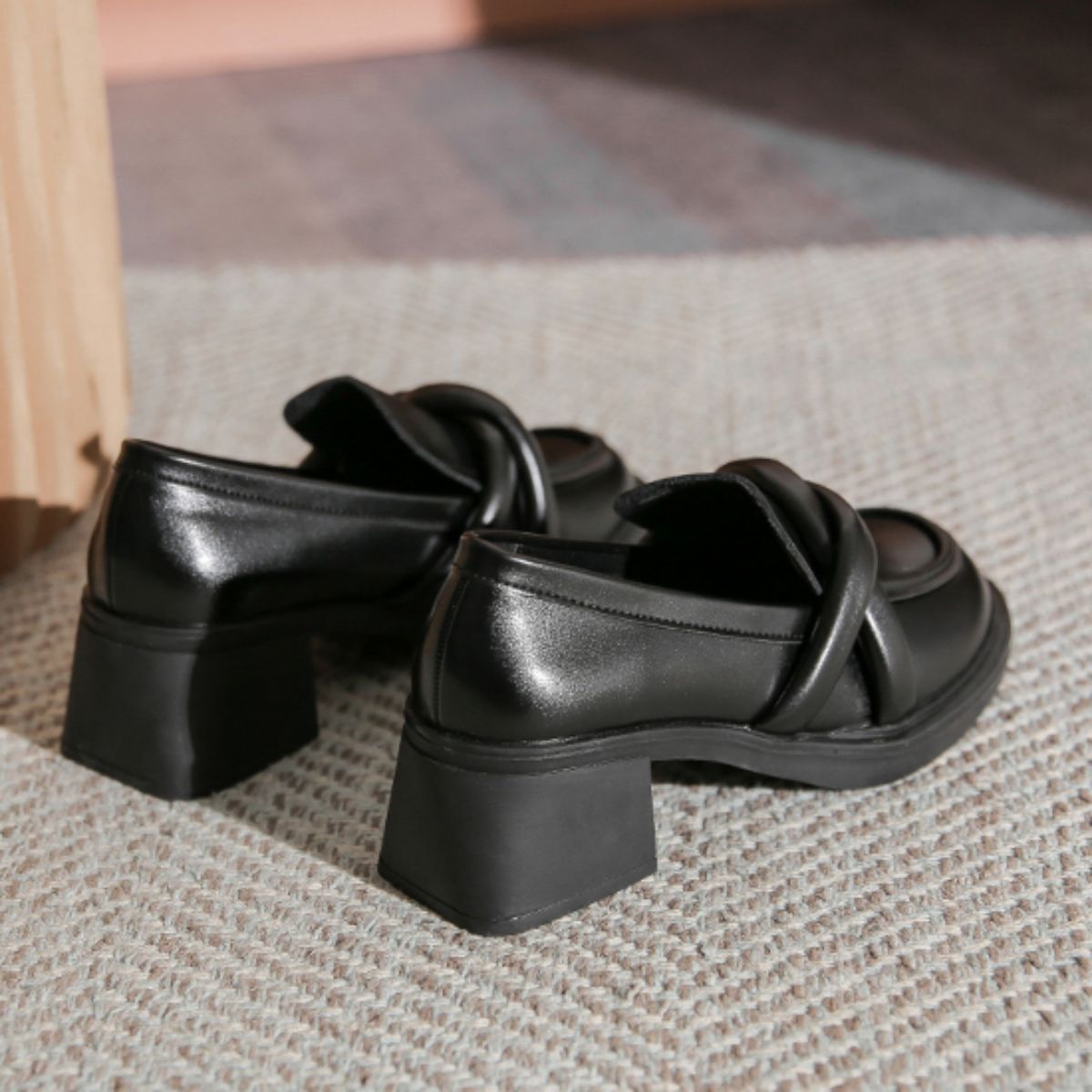 Elegant Genuine Leather Small Heeled Shoes with Mid-High Chunky Heels - Small Leather Shoes with Sophisticated Charm-black