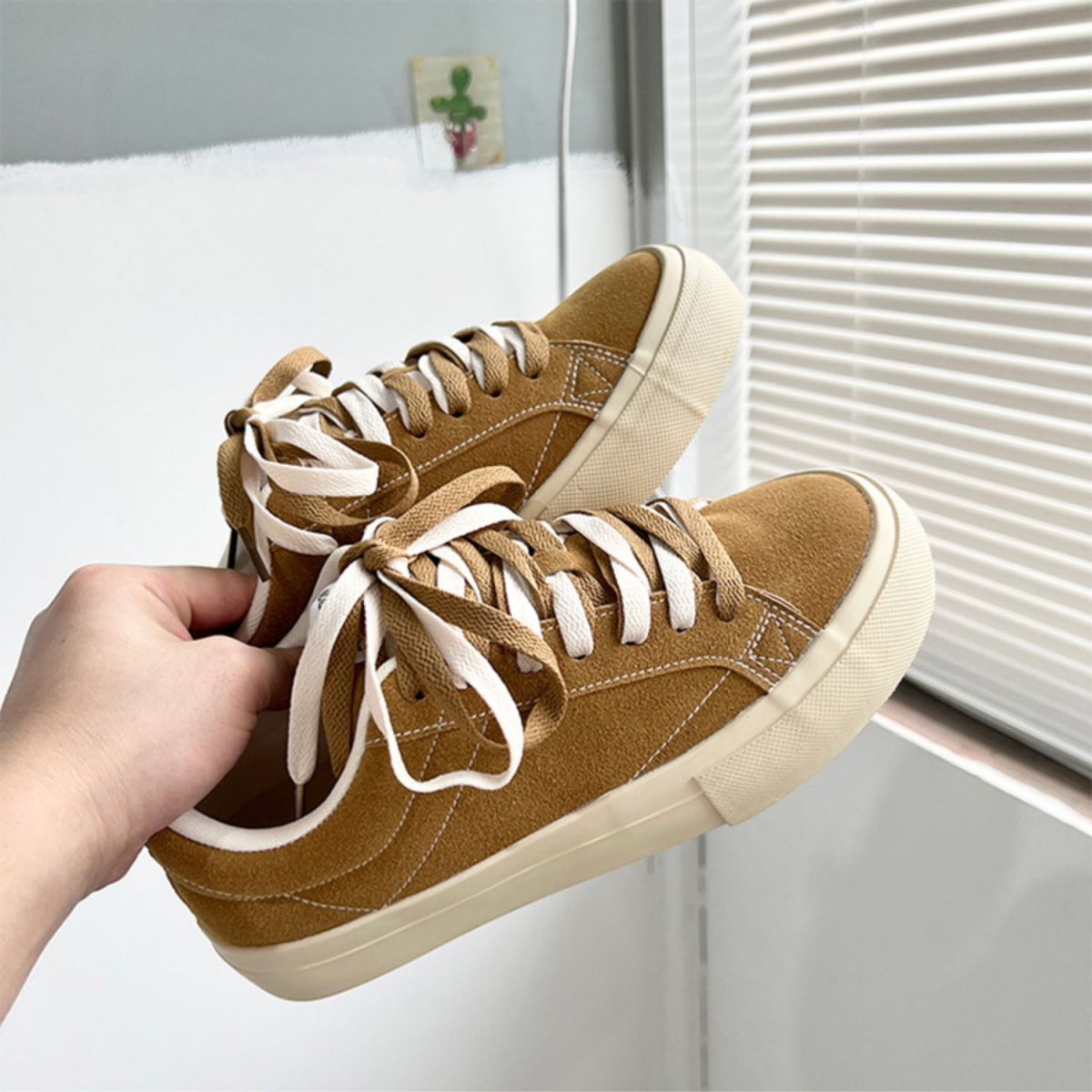Versatile Skate Shoes - Unique and Casual Footwear for Skateboarding and Everyday Wear