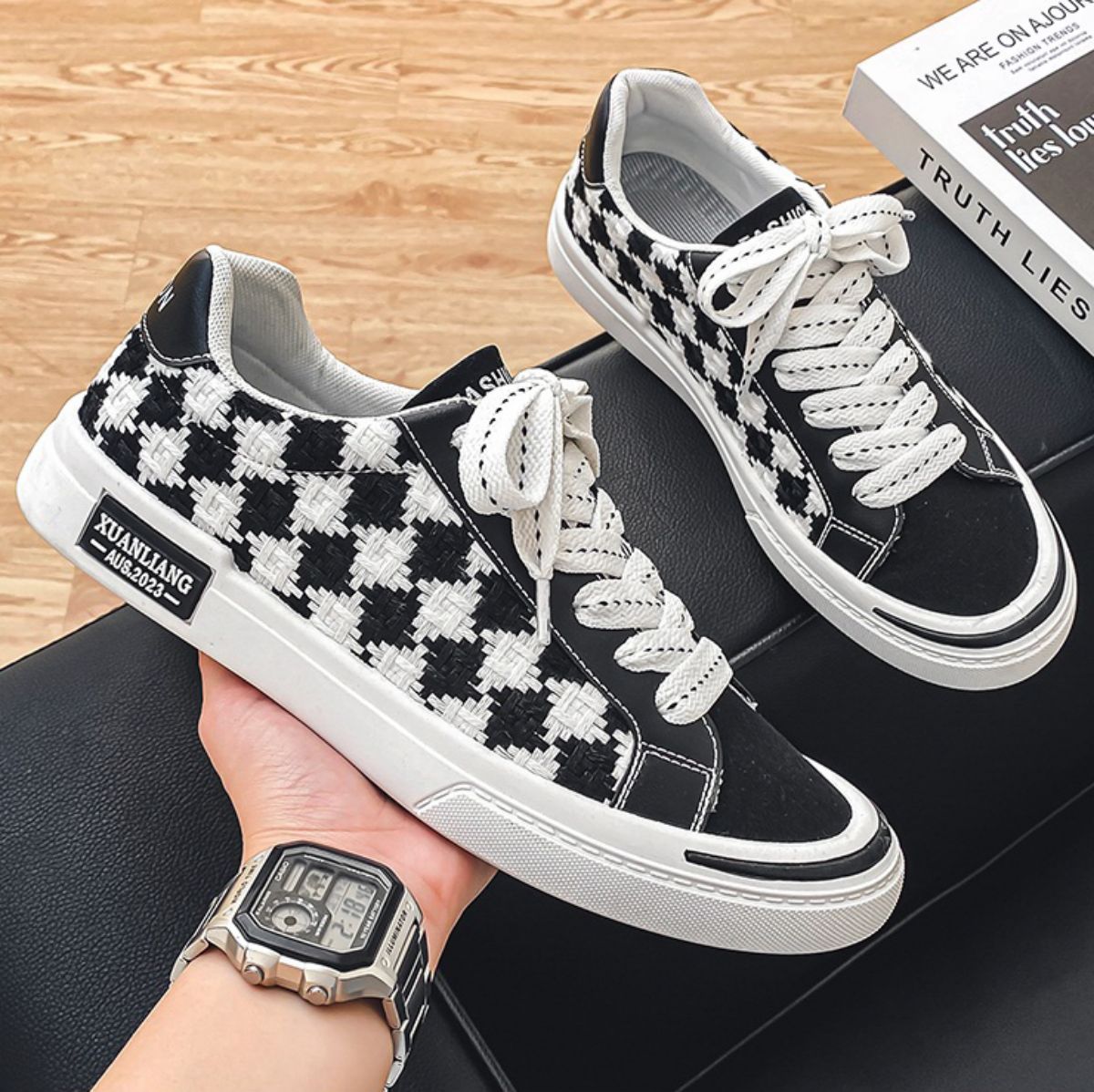 Men's Low-Top Black Minimalist Skate Shoes - Korean Style Fashionable Casual Footwear