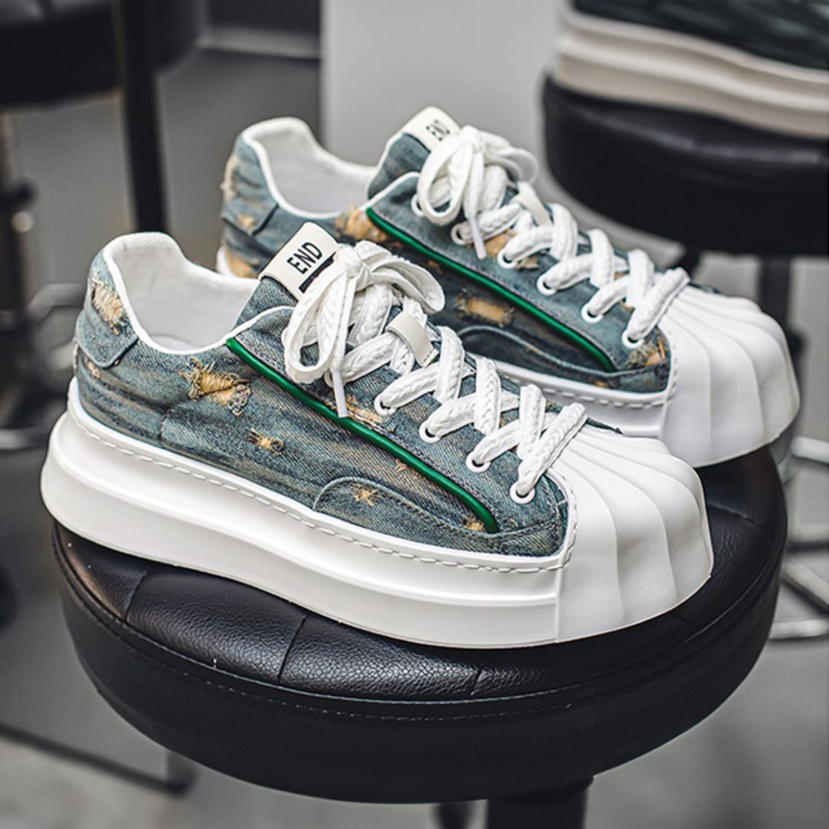 Unique Shell-Toe Board Shoes for Casual and Trendy Style