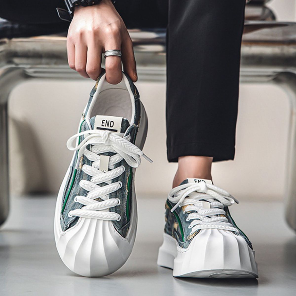 Unique Shell-Toe Board Shoes for Casual and Trendy Style