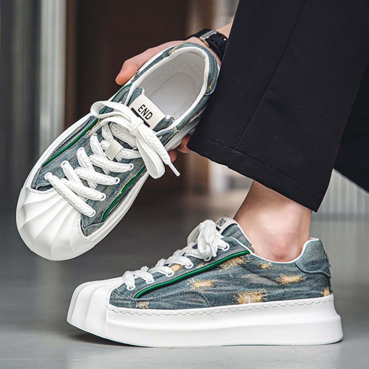 Unique Shell-Toe Board Shoes for Casual and Trendy Style