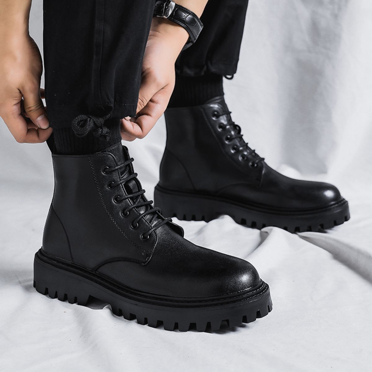 English style boots, genuine leather, winter plush, medium top black short boots