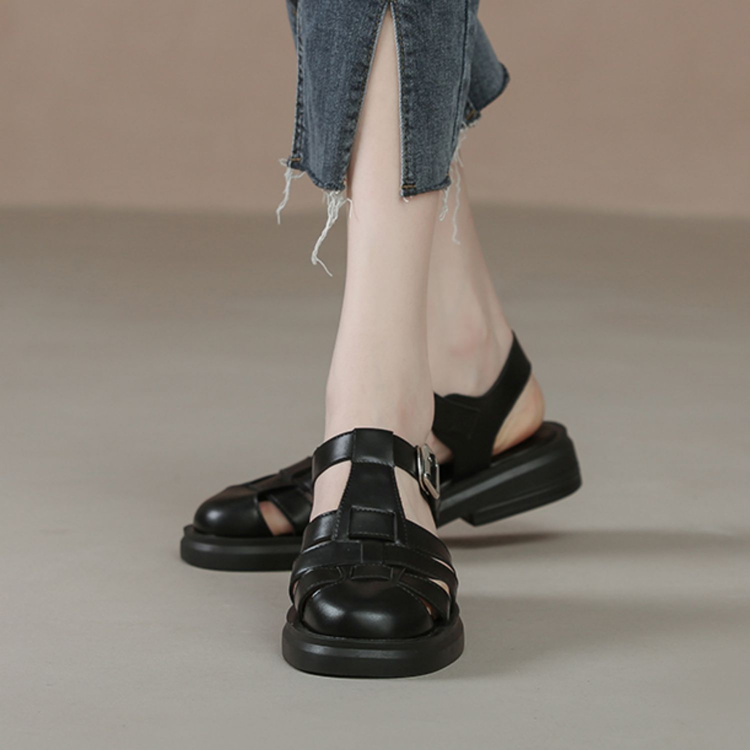 French Vintage Roman Sandals with Thick Platform Sole-black