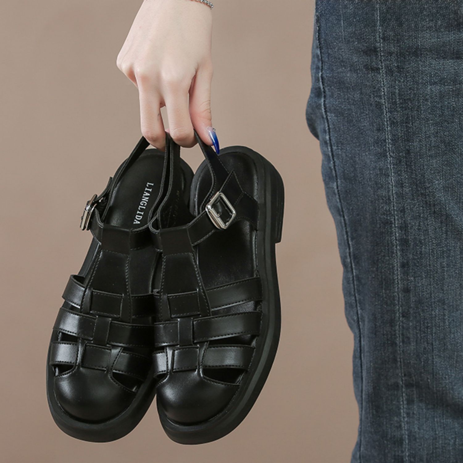 French Vintage Roman Sandals with Thick Platform Sole-black