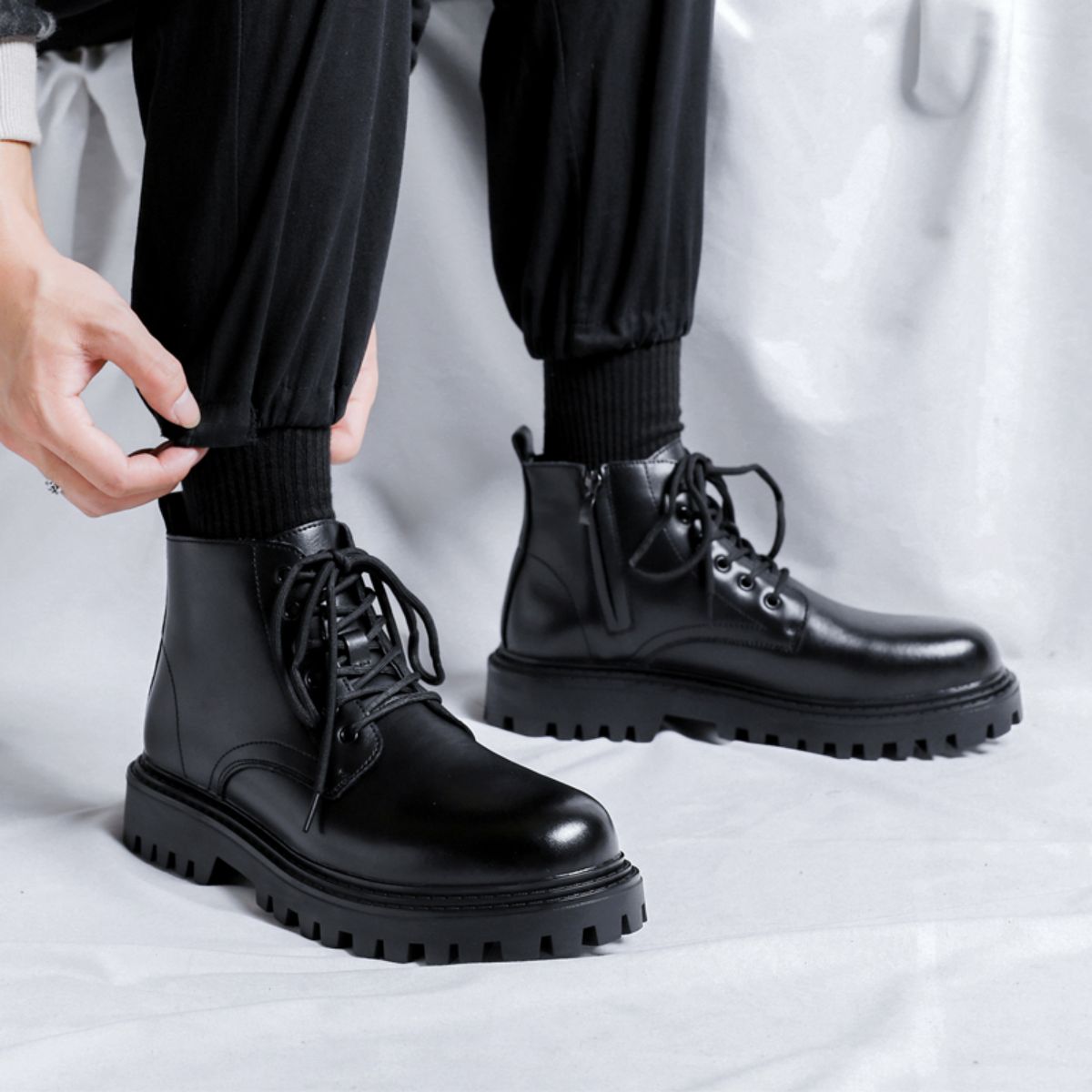 English style boots, genuine leather, winter plush, medium top black short boots