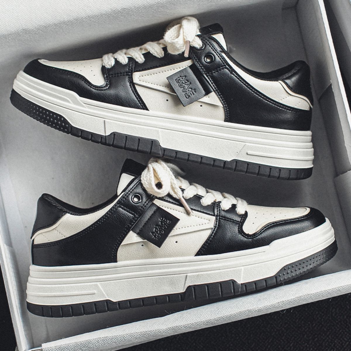 Elevating Sneakers for Men - Thick Soles for Height Enhancement, Casual and Sporty