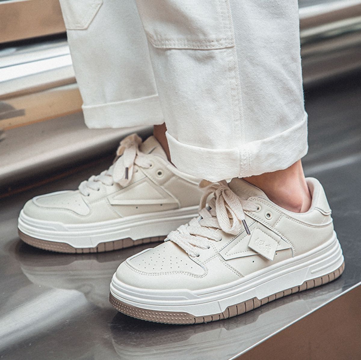 Elevating Sneakers for Men - Thick Soles for Height Enhancement, Casual and Sporty