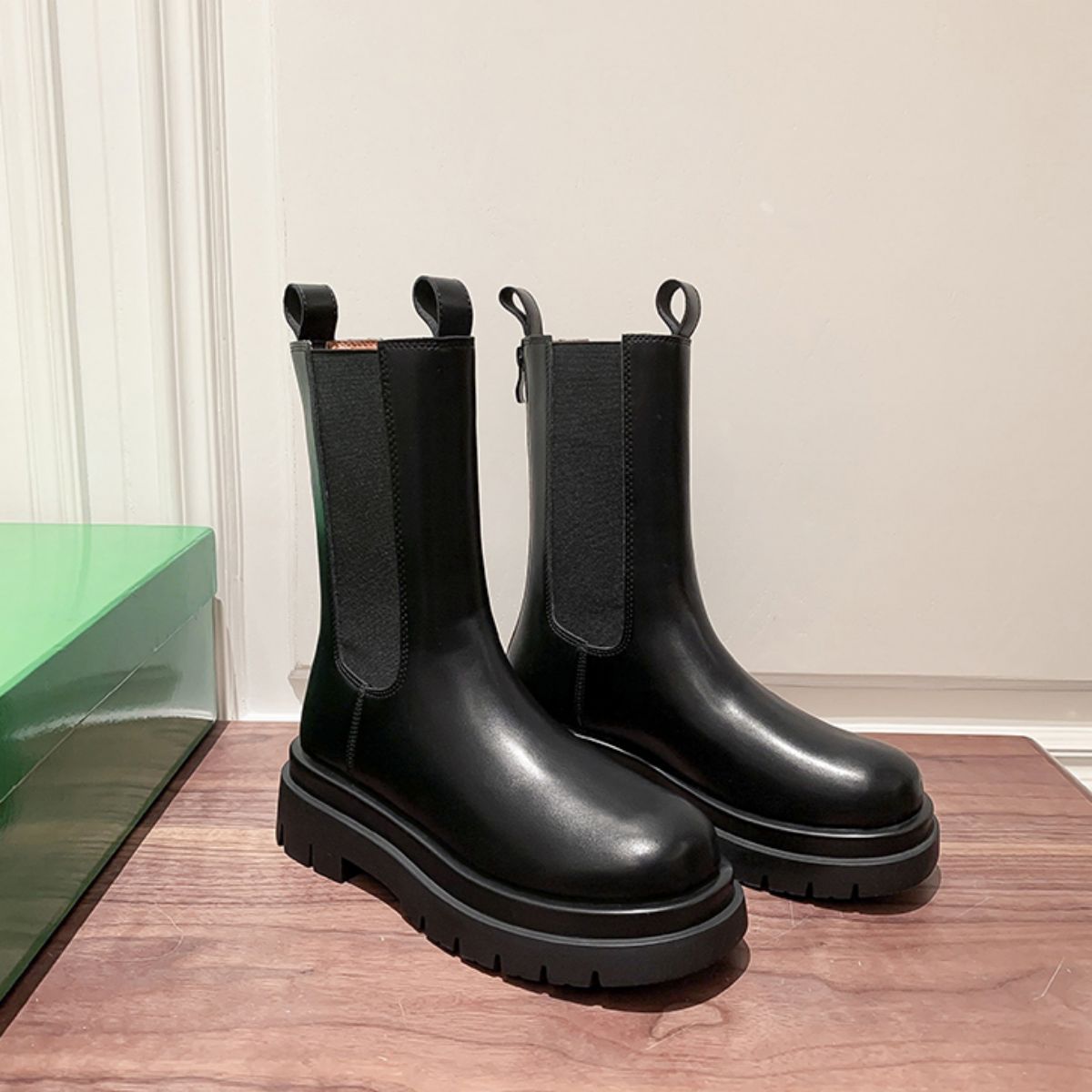 Full leather Martin boots for women with British style mid length thick sole
