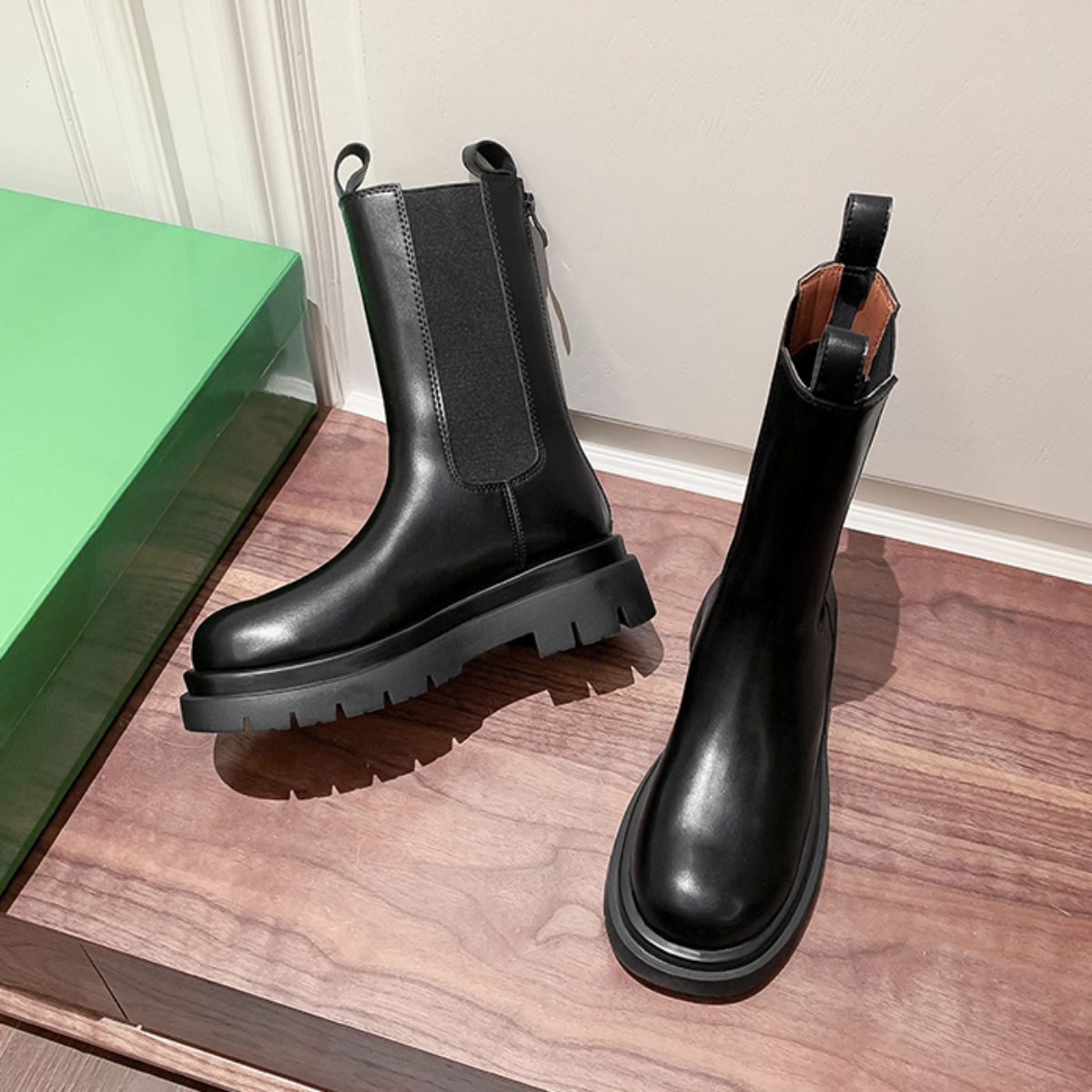 Full leather Martin boots for women with British style mid length thick sole