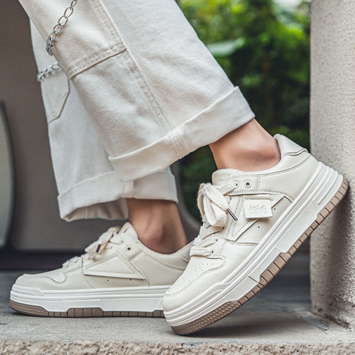 Elevating Sneakers for Men - Thick Soles for Height Enhancement, Casual and Sporty
