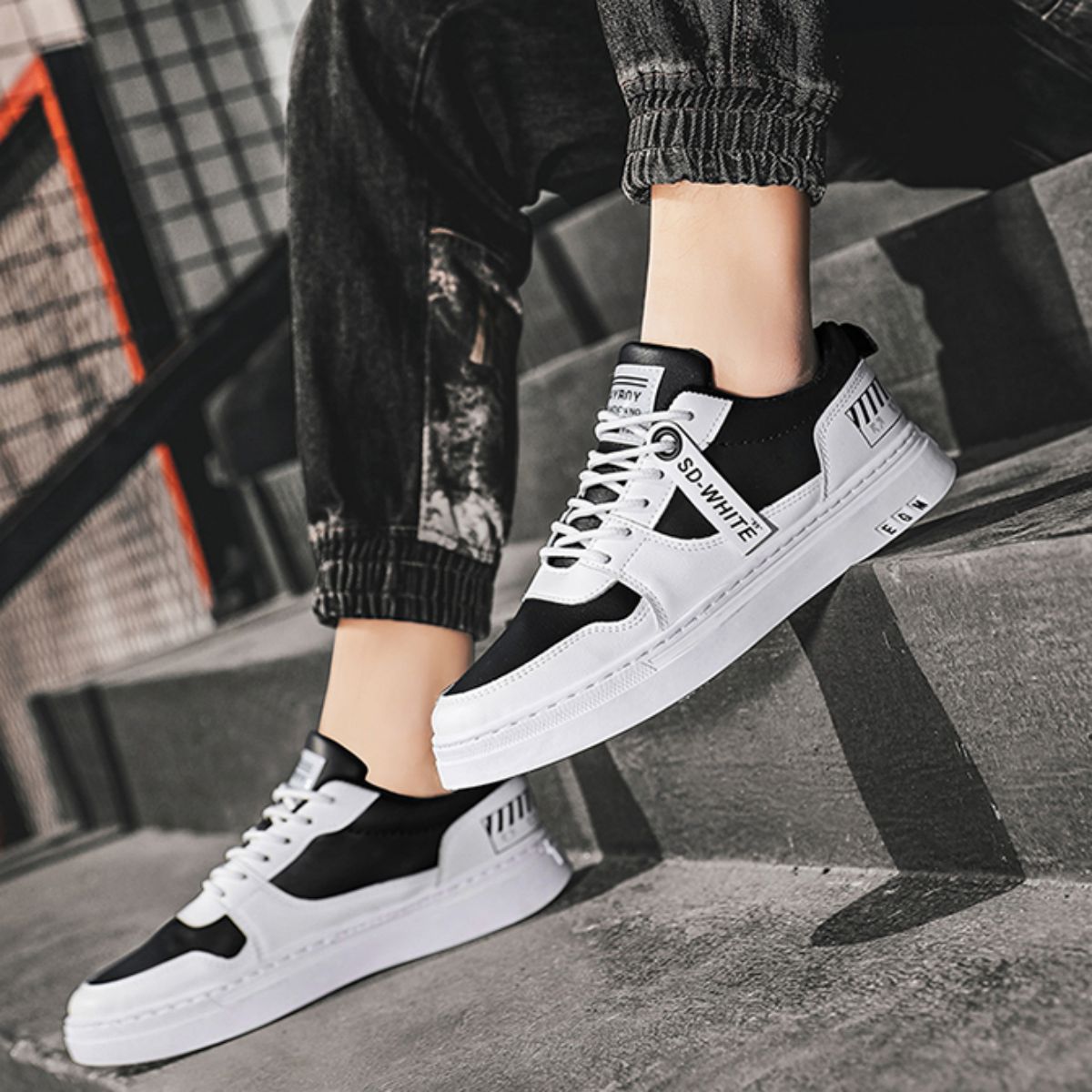 Versatile and Trendy Flat Sneakers - Casual White Shoes-black