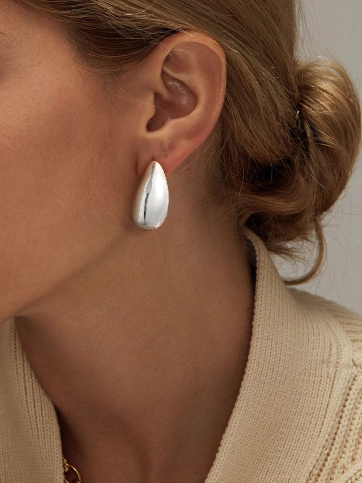 FindChic Teardrop Earrings for Women, Stainless Steel Stud Earrings Hypoallergenic Small Waterdrop Dangle Earrings for Birthday Christmas with Gift Box