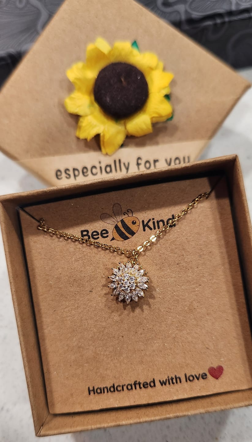 Kyla I. review of Spinning Sunflower Necklace