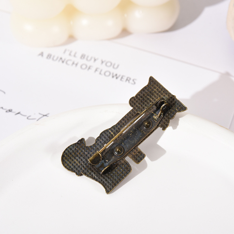 Lest We Forget British Soldier Brooch