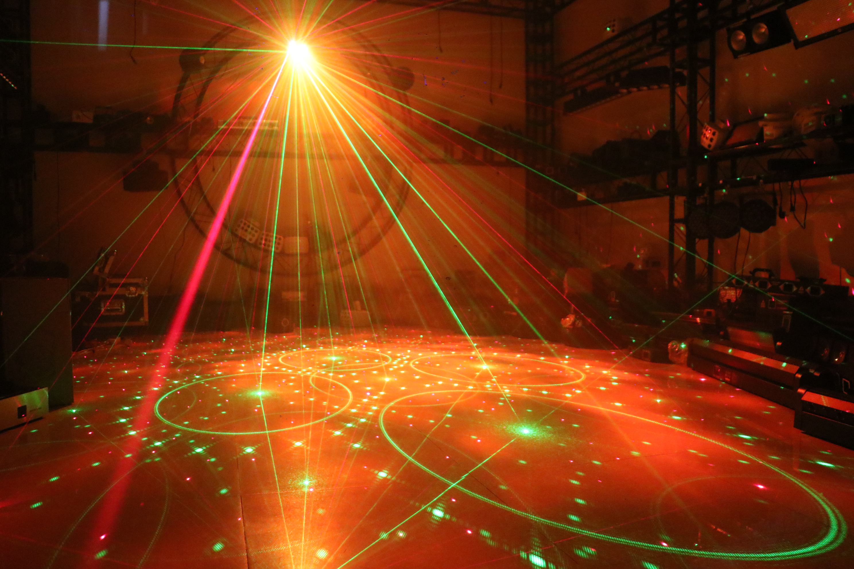 Nebula 4 in 1: Remote-Controlled Laser Starry Sky Light Show for Indoor Events!