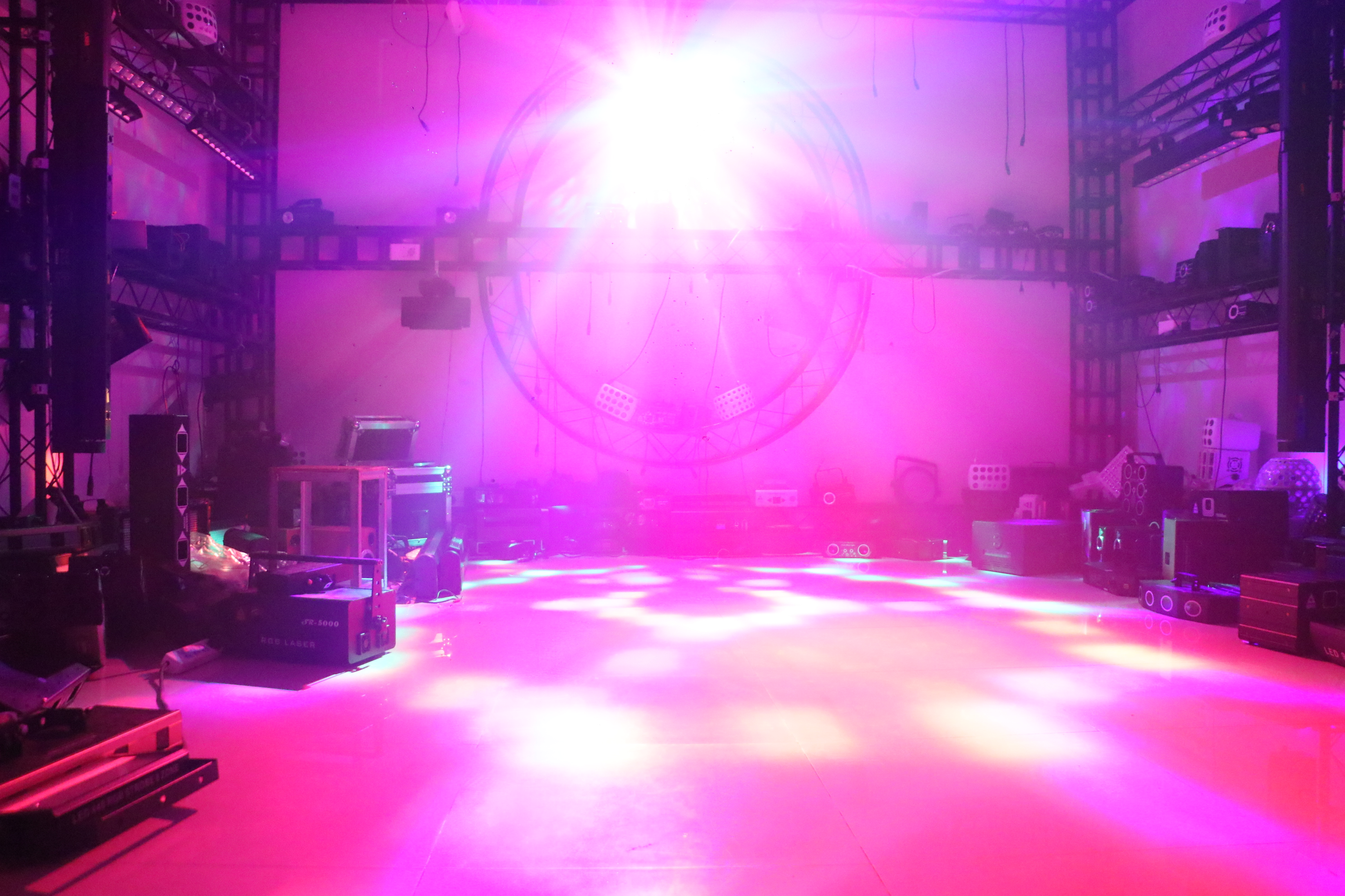 Dream Party 5 in 1: Remote-Controlled RGB Lighting System Laser Light for Indoor Events!