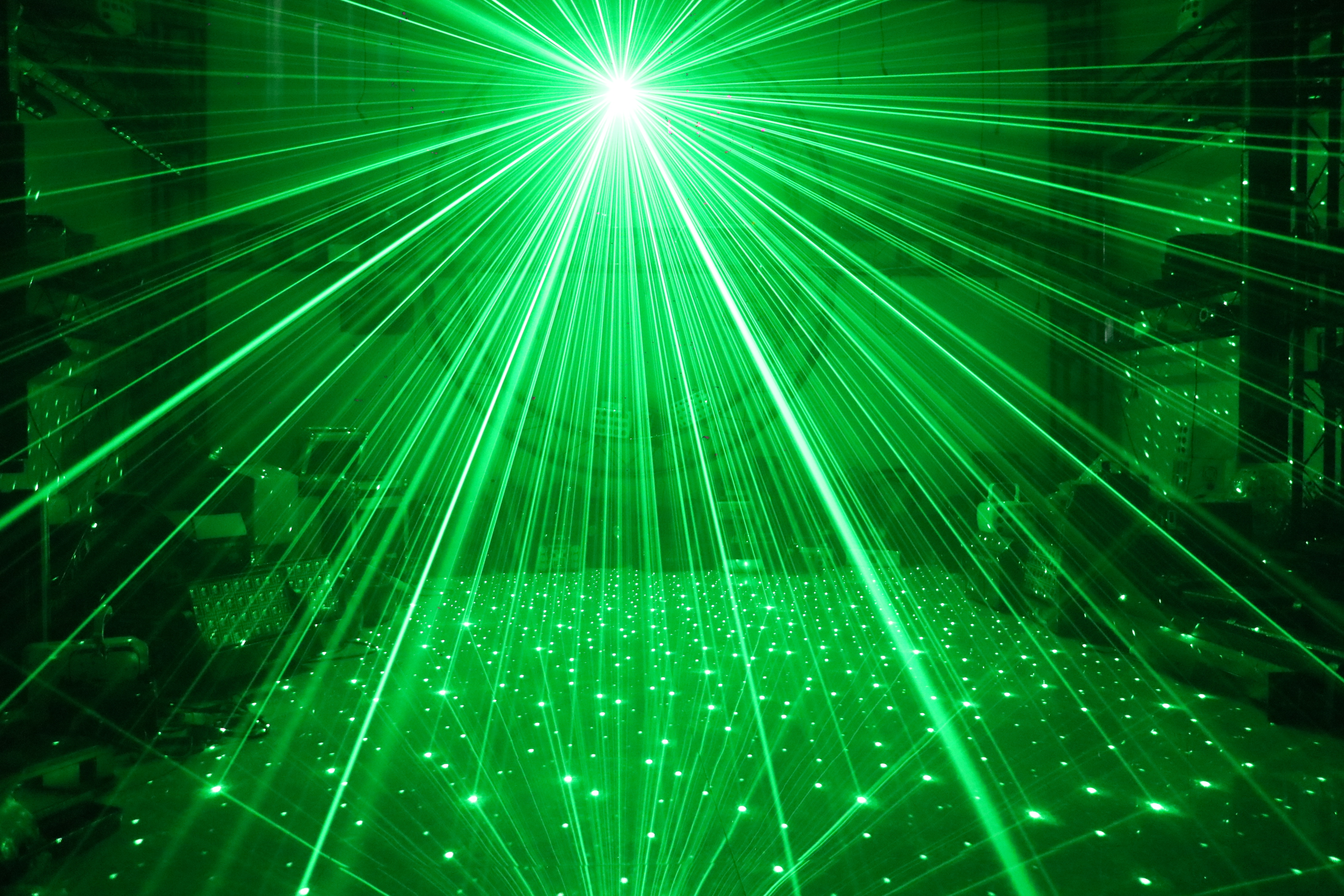 Nebula 4 in 1: Remote-Controlled Laser Starry Sky Light Show for Indoor Events!