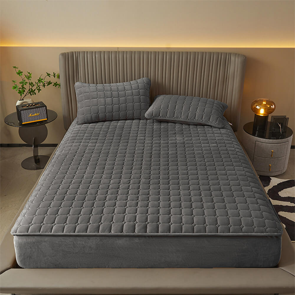 Plush Velvet Breathable Mattress Protector Fitted Style with Stretchab