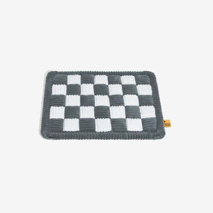 Cosy Plaid Non-Slip Dog Bed Mat for Car Seat Extender