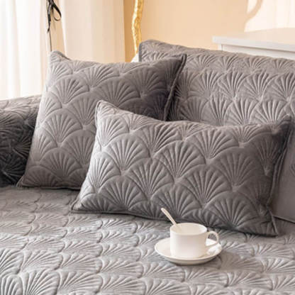 Elegant Shell Pattern Flannel Scratch-Resistant Sofa Cover