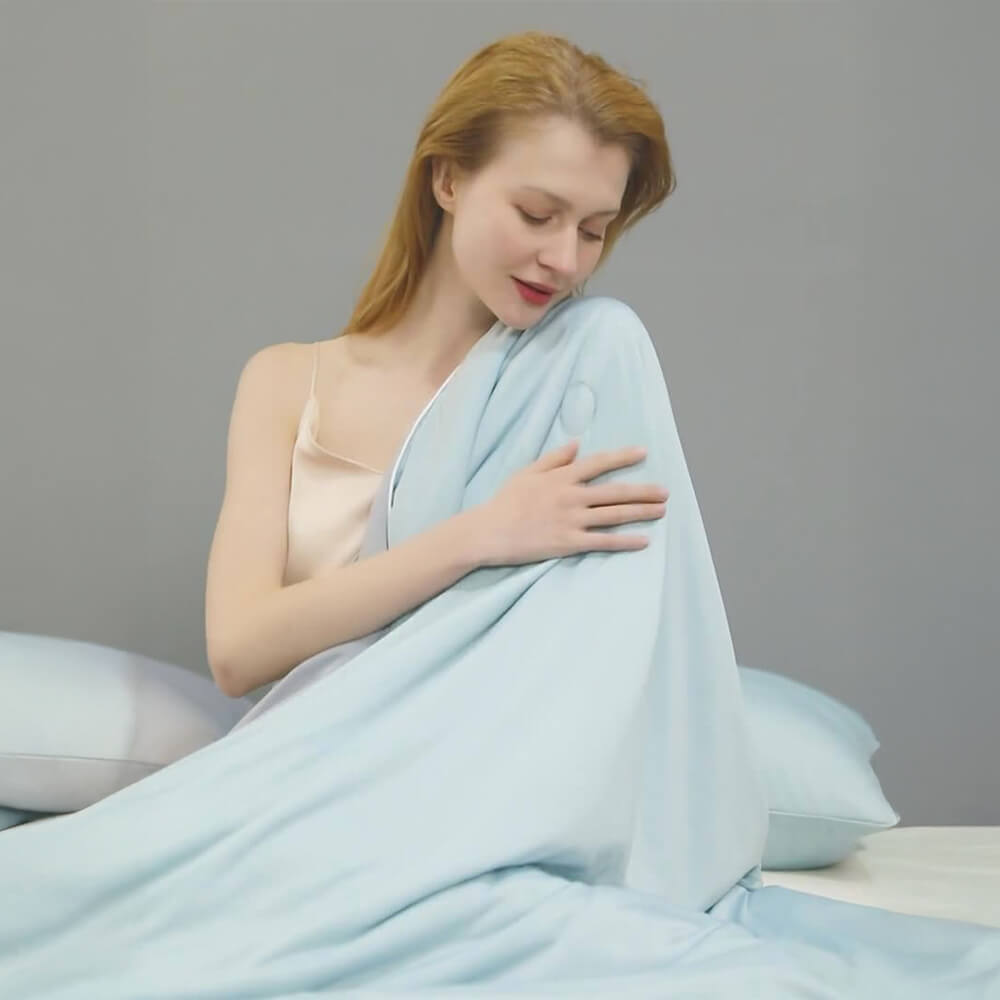 Macaron Dual-Colour Cooling Ice Silk Blanket