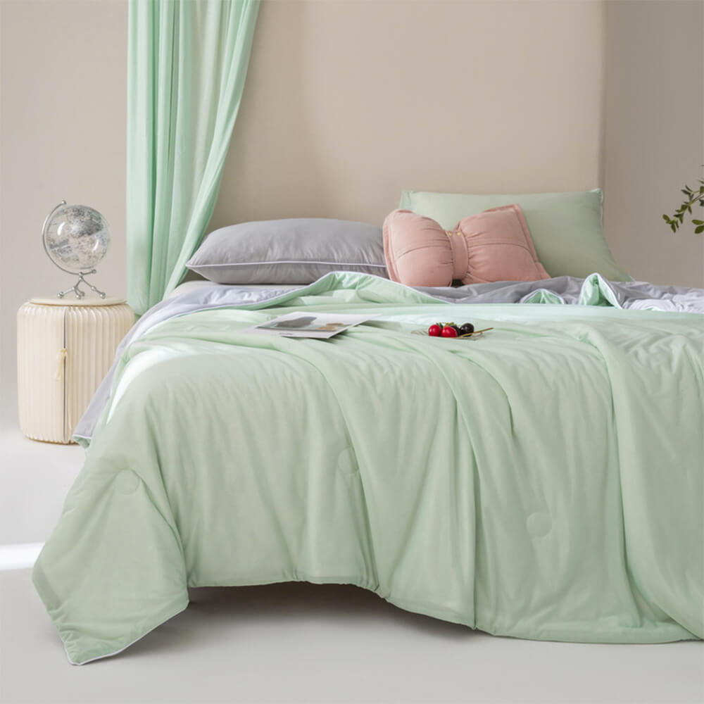 Macaron Dual-Colour Cooling Ice Silk Blanket
