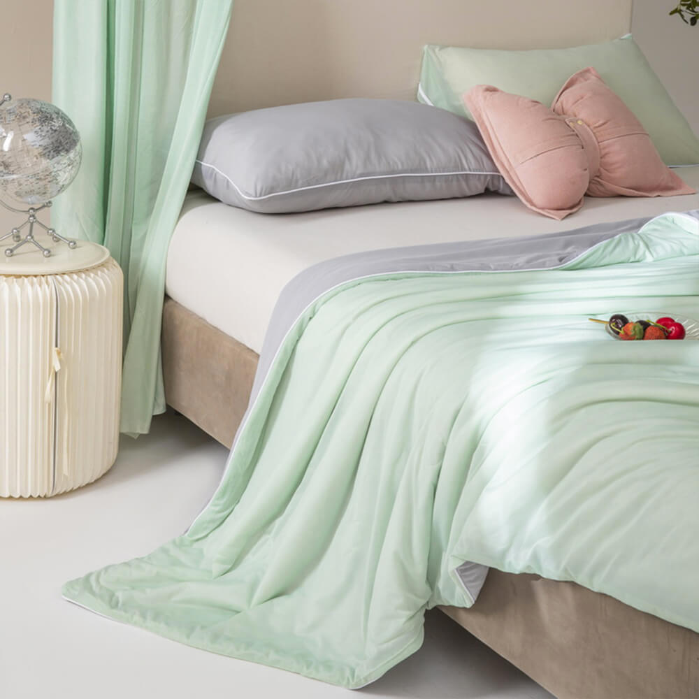 Macaron Dual-Colour Cooling Ice Silk Blanket