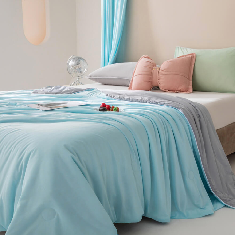 Macaron Dual-Colour Cooling Ice Silk Blanket