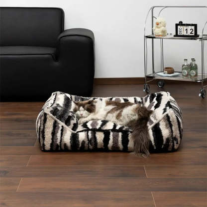 Artistic Faux Lambs Wool Warm Scratch-Resistant & Deep Sleep Comfort Large Dog Bed