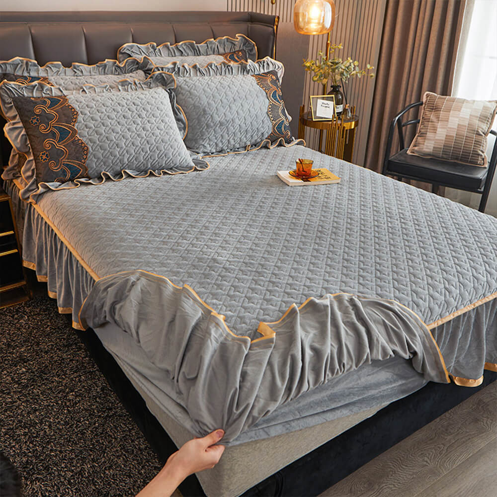 Luxurious Crystal Velvet Embroidered Non Slip Bed Sheet Set with Bed Skirt